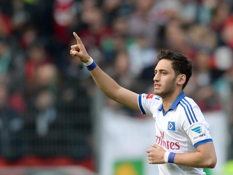 Hakan Calhanoglu ist der Hoffnungsträger des HSV Hakan Calhanoglu ist der Hoffnungsträger des HSV