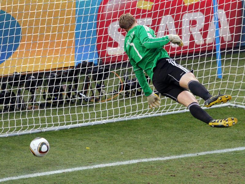 Bei der WM 2010 hatte die deutsche Mannschaft Glück, dass ein Treffer der Engländer nicht gegeben wurde