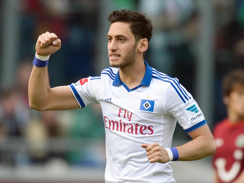 Hakan Calhanoglu ist einer der Leistungsträger beim HSV. Foto: Nigel Treblin Hakan Calhanoglu ist einer der Leistungsträger beim HSV. Foto: Nigel Treblin