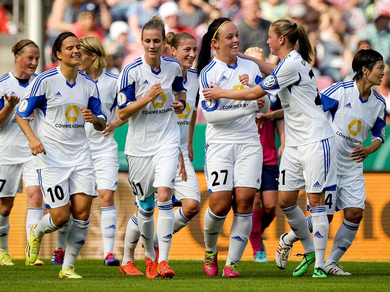 Die Frauen des 1. FFC Frankfurt führen die Tabelle der Bundesliga an