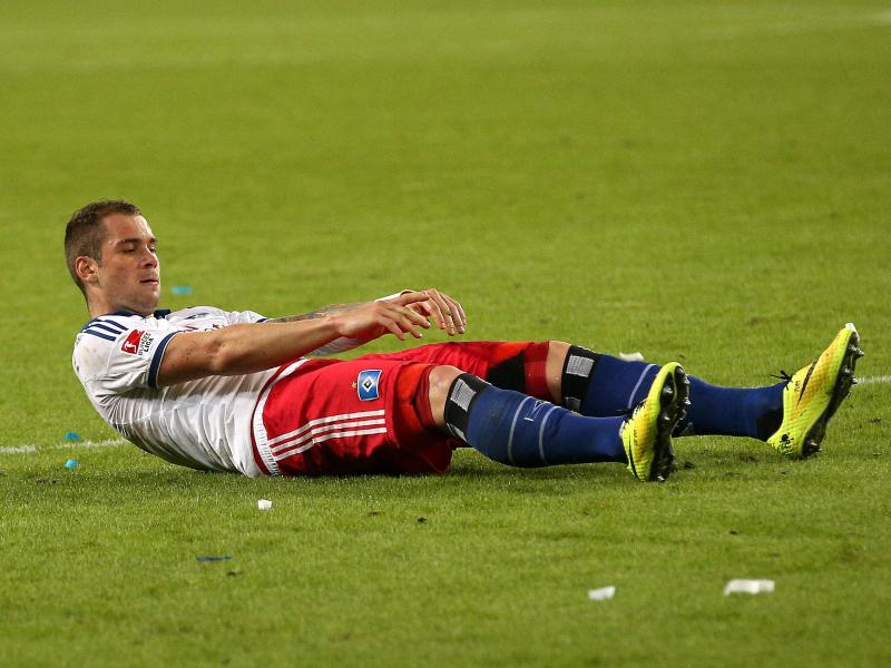 Der HSV hat die Verpflichtung von Pierre-Michel Lasogga noch nicht abgeschlossen. Foto: Christian Charisius Der HSV hat die Verpflichtung von Pierre-Michel Lasogga noch nicht abgeschlossen. Foto: Christian Charisius