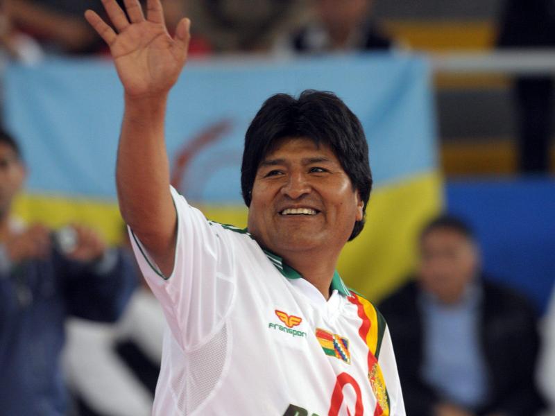 Boliviens Präsident Evo Morales sieht ein, dass seine Fitness für den Profifußball nicht reicht