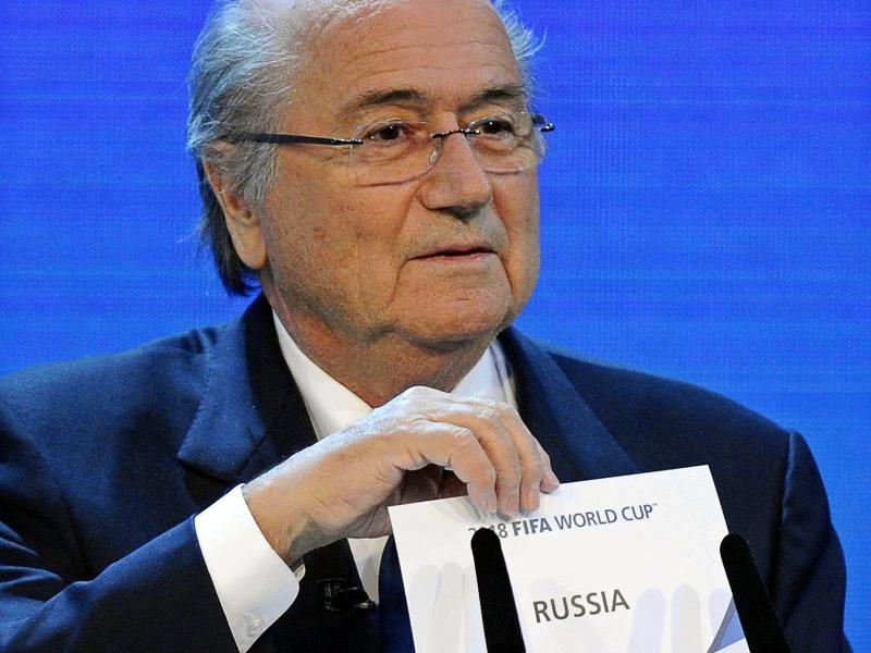 FIFA-Präsident Blatter präsentiert 2010 den Ausrichter der WM 2018, Russland
