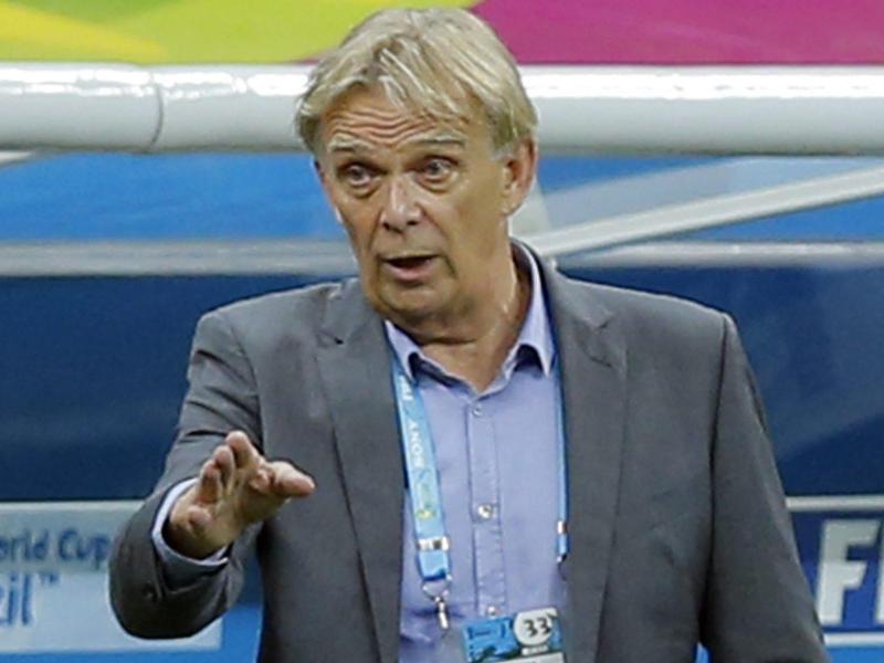 Volker Finke knüpft seinen Verbleib als Nationaltrainer von Kameruns Nationalmannschaft an Bedingungen