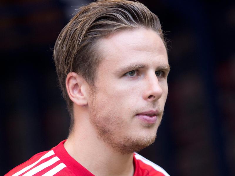 Nicolai Müller ist wieder ins Teamtraining beim HSV eingestiegen Nicolai Müller ist wieder ins Teamtraining beim HSV eingestiegen