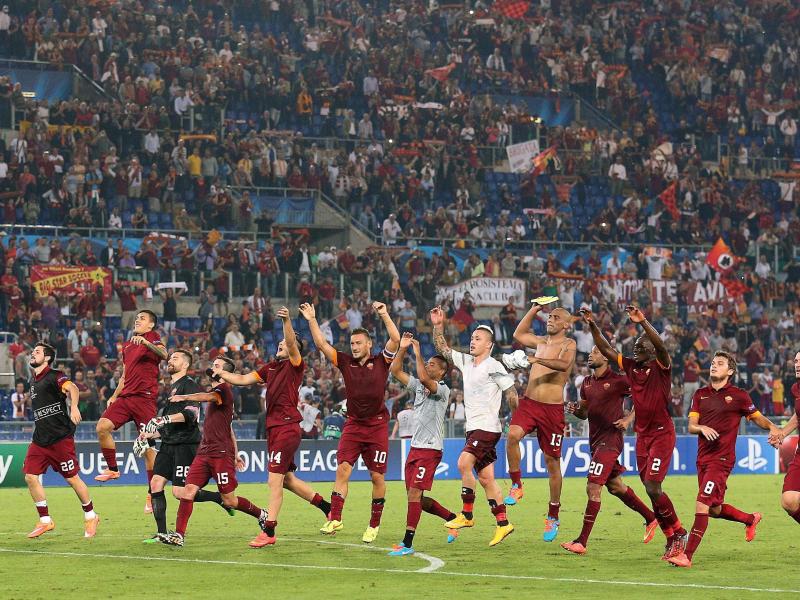Nach dem 5:1 gegen ZSKA ließen sich die Roma-Spieler feiern. Foto: Alessandro di Meo