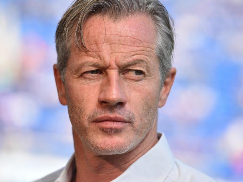 Jens Keller hat als Schalke-Coach turbulente Monate hinter sich Jens Keller hat als Schalke-Coach turbulente Monate hinter sich