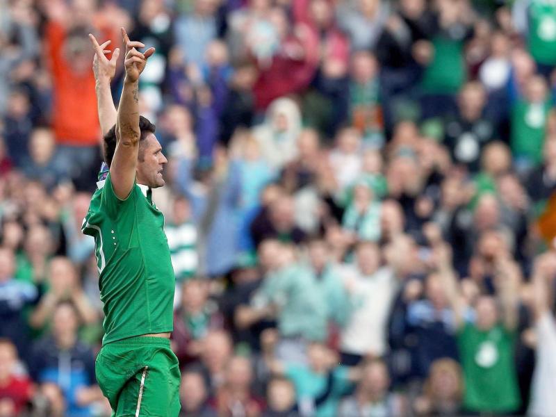 Irlands Robbie Keane feiert seinen Hattrick. Foto: Brian Lawless