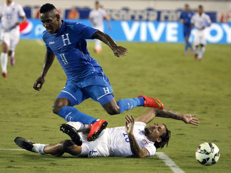 Jermaine Jones (r) spielte mit den USA nur 1:1 gegen Honduras