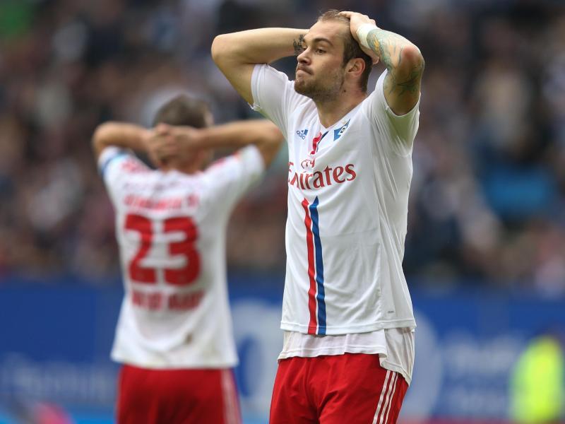 Pierre-Michel Lasogga ärgert sich über eine vergebene Chance gegen Hoffenheim
