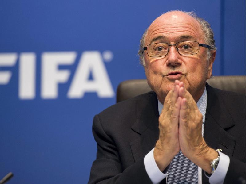 FIFA-Boss Joseph Blatter hat die Kritik an dem WM-Kunstrasen zurückgewiesen