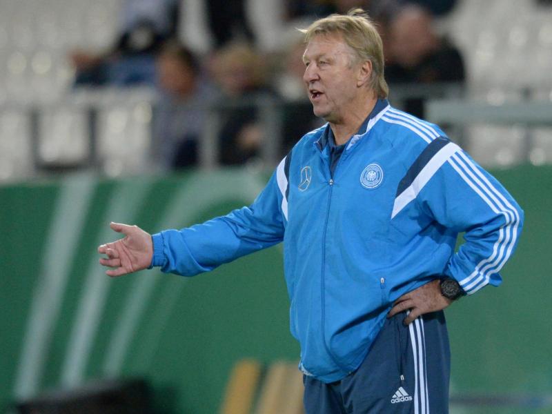 Trainer Horst Hrubesch ist jeder Gegner für die deutsche U 21 recht