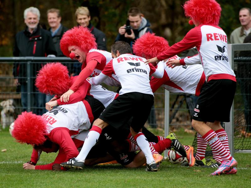 Die Kölner Spieler hatten zum Start Karnevalssaison viel Spaß im Training