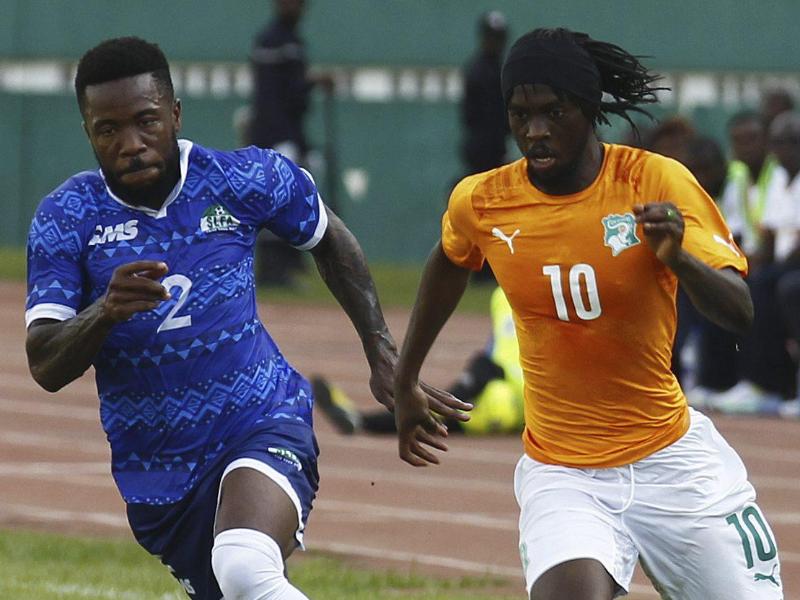 Die Elfenbeinküste um Rom-Star Gervinho (r) erhielt sich seine Chancen mit einem 5:1-Sieg gegen Sierra Leone