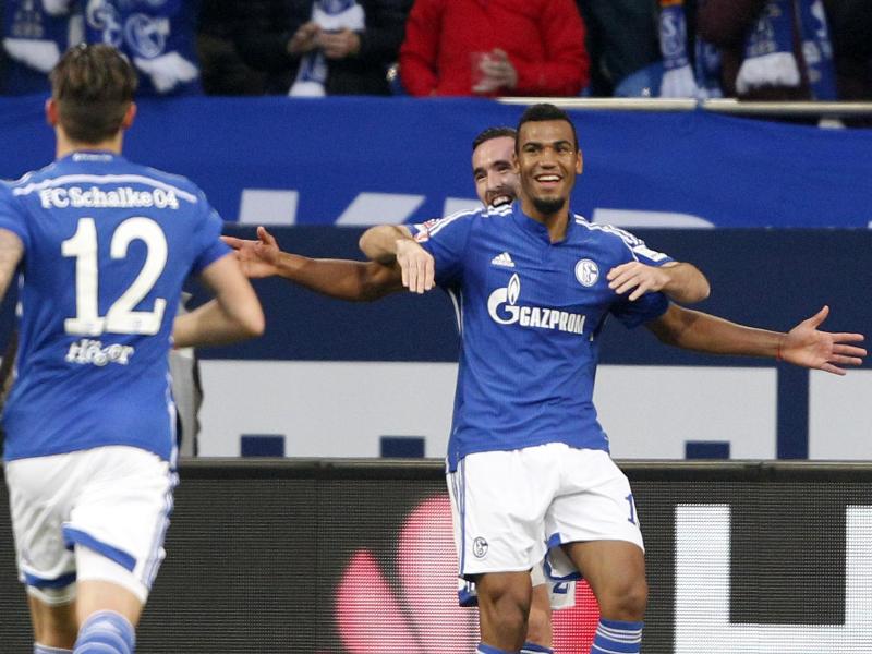 Neuzugang Eric Maxim Choupo-Moting (r.) schlug beim FC Schalke 04 voll ein