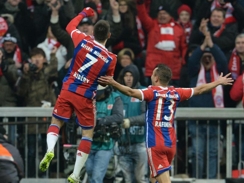 Franck Ribéry (l) feierte seinen 100. Pflichtspieltreffer für die Bayern. Franck Ribéry (l) feierte seinen 100. Pflichtspieltreffer für die Bayern.