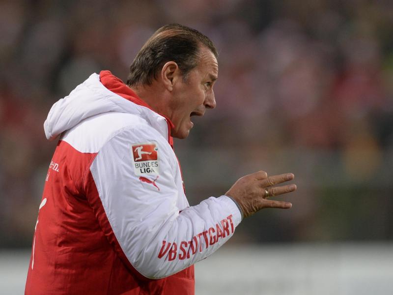 Stuttgarts Trainer Huub Stevens weiß, wie Abstiegskampf geht