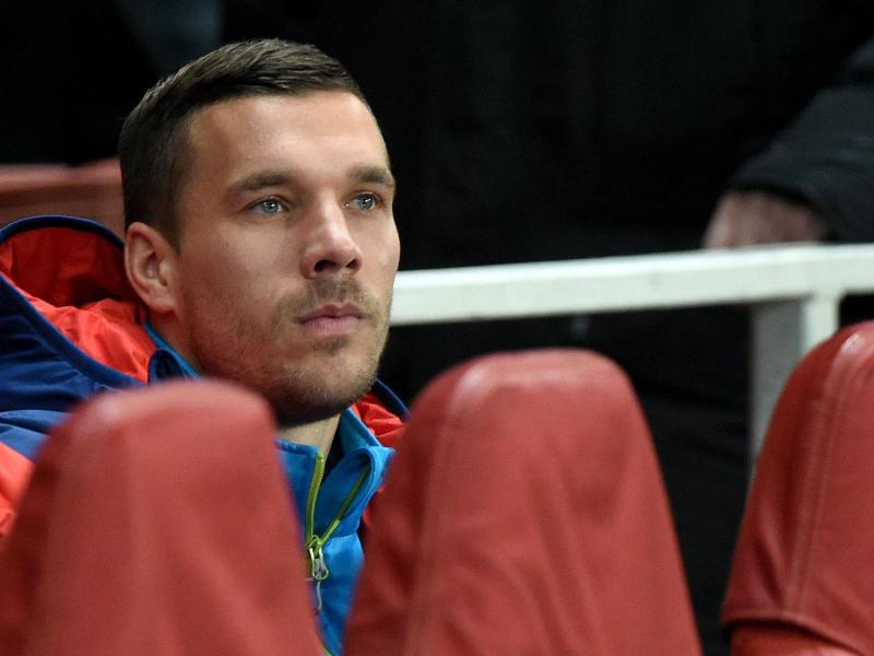 Lukas Podolski wartet beim FC Arsenal auf einen Einsatz. Foto: Marius Becker Lukas Podolski wartet beim FC Arsenal auf einen Einsatz. Foto: Marius Becker