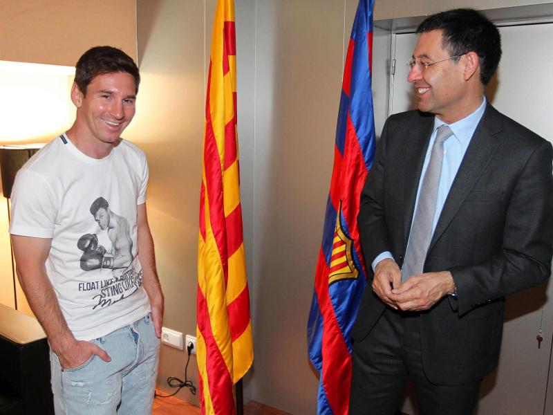 Clubchef Josep Maria Bartomeu (r.) ist sicher, dass Messi beim FC Barcelona bleibt