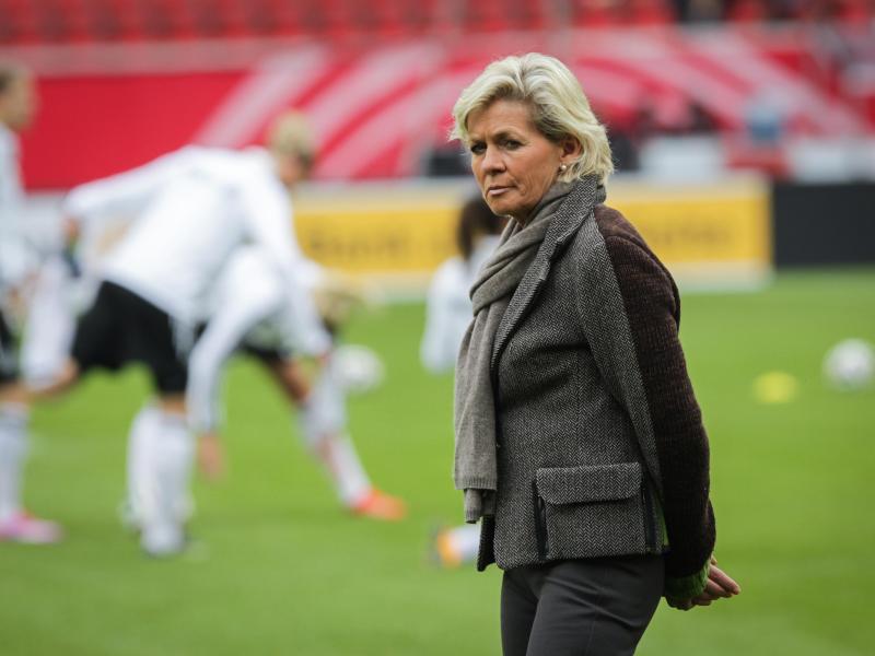 Bundestrainerin Silvia Neid und die DFB-Frauen treten beim Algarve-Cup an