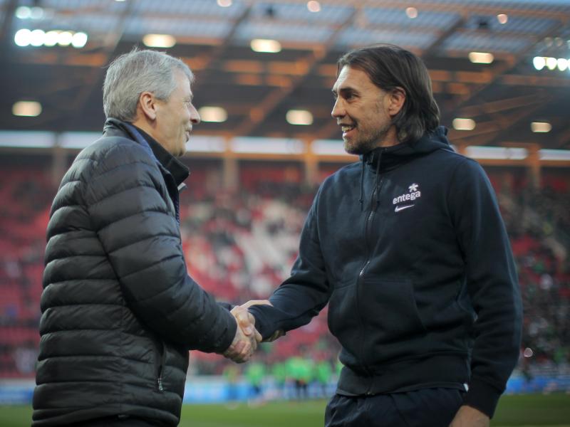 Der Mainzer Trainer Martin Schmidt (r) bekam sogar Lob von Gegner Lucien Favre Der Mainzer Trainer Martin Schmidt (r) bekam sogar Lob von Gegner Lucien Favre