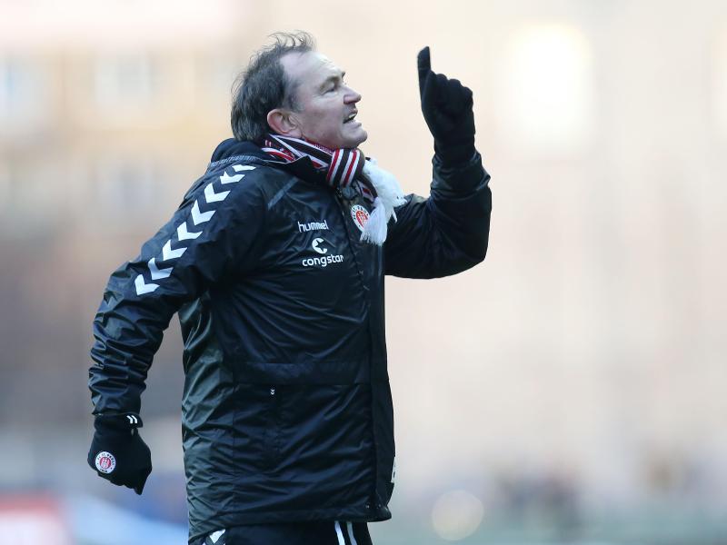 St.-Pauli-Trainer Ewald Lienen hatte den Schiedsrichter kritisiert