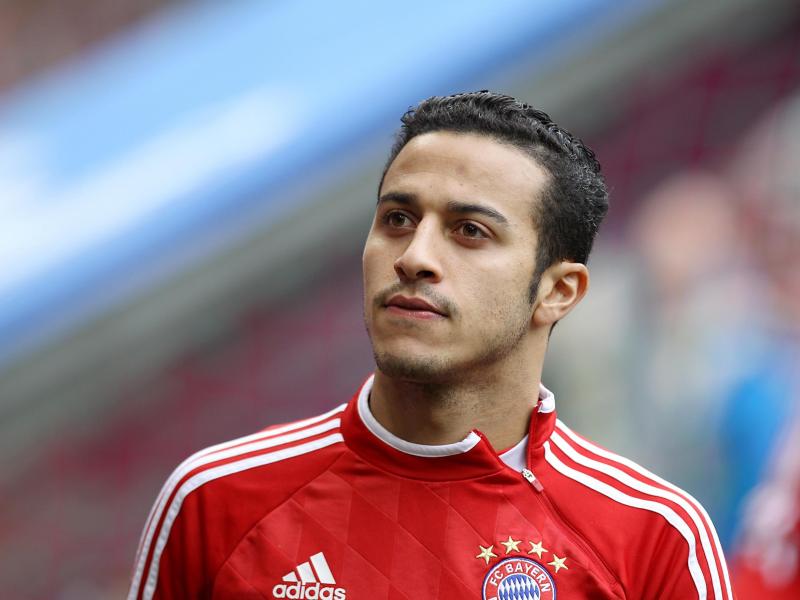 Thiago Alcántara absolvierte erstmals seit Oktober wieder Teile des Mannschaftstrainings Thiago Alcántara absolvierte erstmals seit Oktober wieder Teile des Mannschaftstrainings