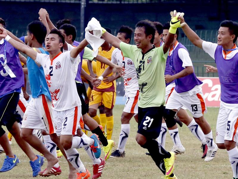 Die Spieler aus Bhutan jubeln über den Erfolg in der WM-Qualifikation gegen Sri Lanka