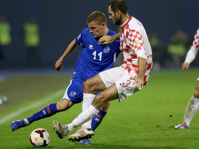 Josip Šimunić (r.) 2013 im WM-Quali-Spiel gegen Island