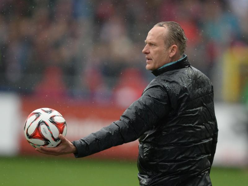 Freiburgs Trainer Christian Streich war trotz des Sieges seines Teams nicht zufrieden