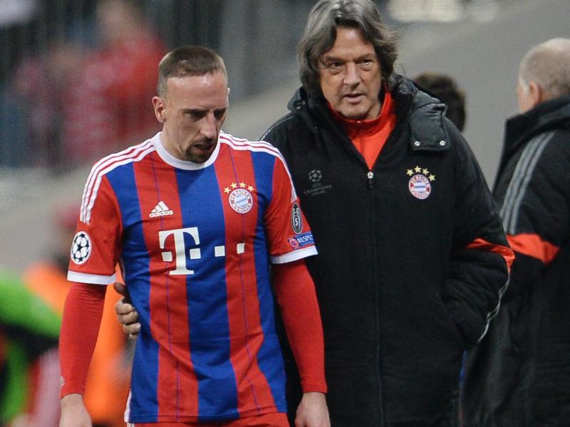 Franck Ribéry (l) wird den Bayern wie Bastian Schweinsteiger fehlen