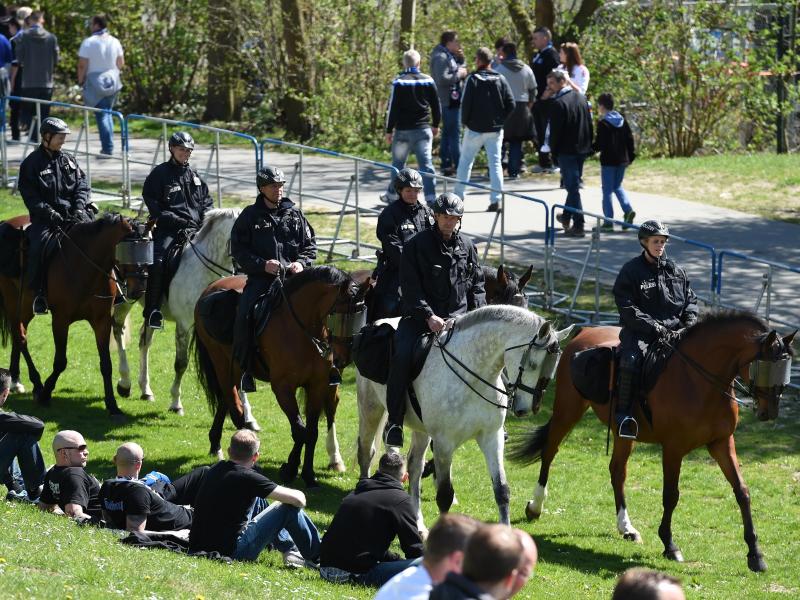 Die Polizei zeigte beim Spiel des HSV in Bremen Präsenz