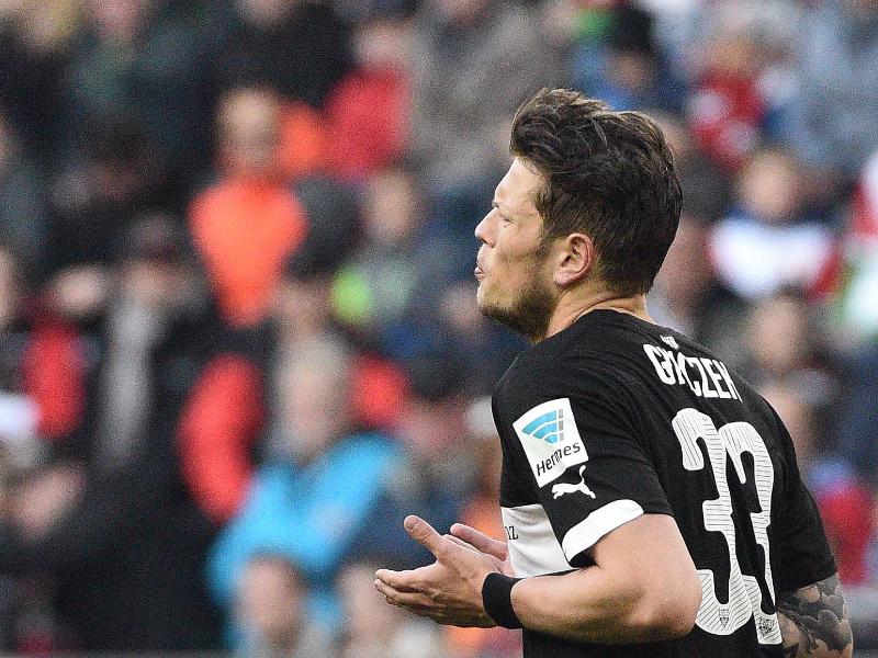 Der VfB bangt um den Einsatz von Daniel Ginczek Der VfB bangt um den Einsatz von Daniel Ginczek