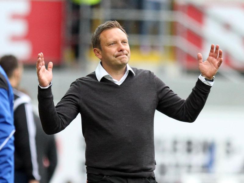 Trainer André Breitenreiter will mit dem SC Paderborn noch die Rettung schaffen