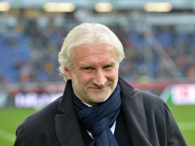 Leverkusens Sportdirektor Rudi Völler hätte gern angepasste Anstoßzeiten