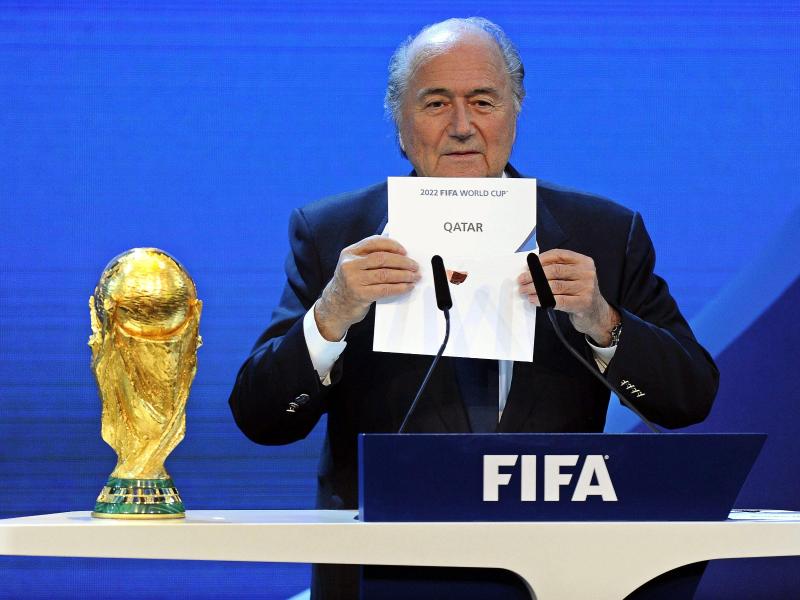 Die FIFA um Präsident Joseph Blatter hatte die WM 2022 umstritten nach Katar vergeben