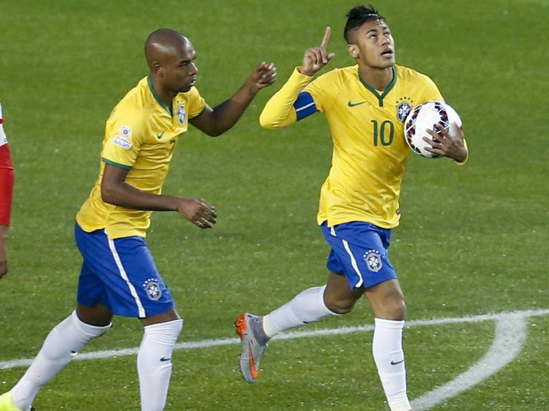 Neymar (r) führte Brasilien zum Sieg