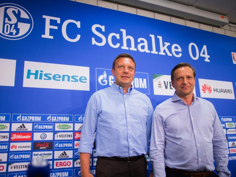 Der neue Schalke-Coach André Breitenreiter (l) und Manager Horst Heldt bei der PK Der neue Schalke-Coach André Breitenreiter (l) und Manager Horst Heldt bei der PK