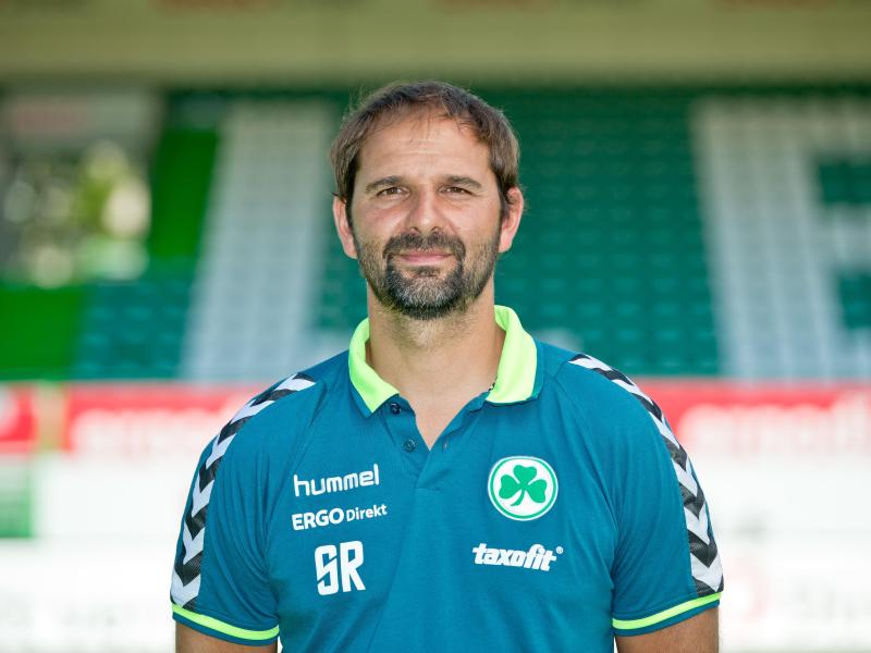 Fürth-Trainer Stefan Ruthenbeck bezieht mit der Mannschaft ein Trainingslager in Österreich