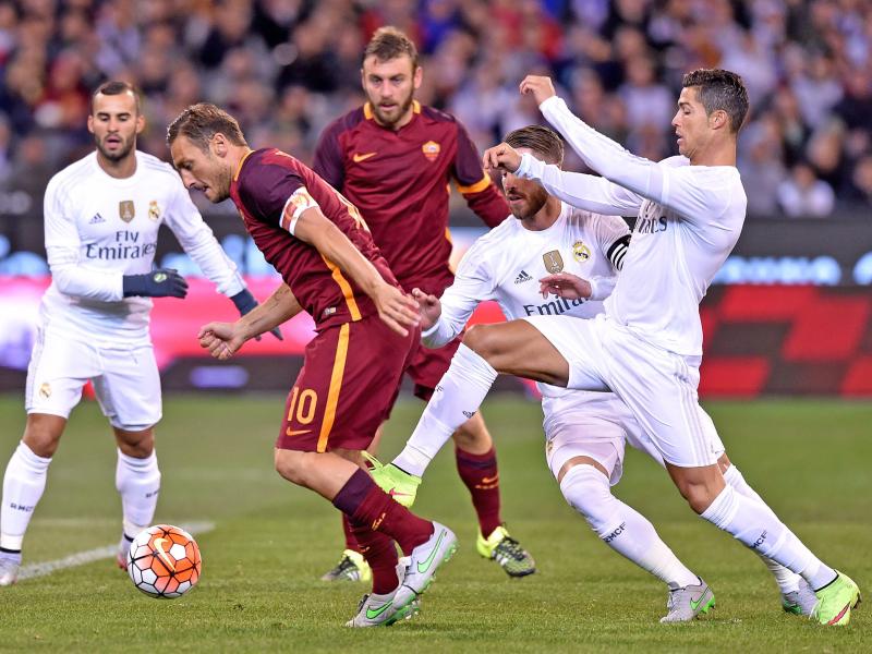 80 000 Fans sahen das Spiel zwischen Real Madrid und dem AS Roma 80 000 Fans sahen das Spiel zwischen Real Madrid und dem AS Roma