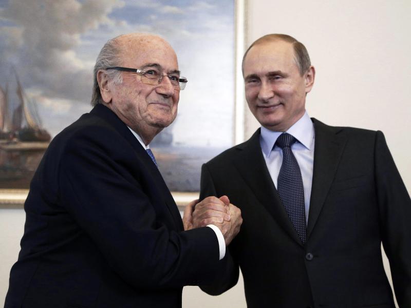 Wladimir Putin kann sich auf Joseph Blatter verlassen