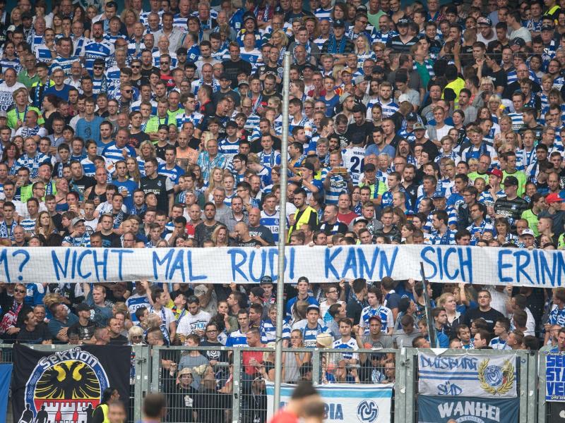 MSV-Fans zeigten ein Banner mit der Aufschrift: «2011? Selbst Rudi kann sich nicht erinnern!»
