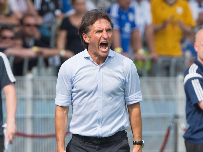 HSV-Trainer Bruno Labbadia hat seine Profis zu einer ungeplanten Übungseinheit bestellt
