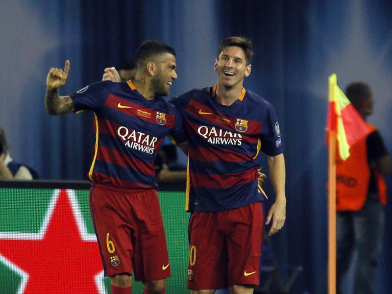 Lionel Messi (r.) und Dani Alves haben sich mit Barcelona erneut durchgesetzt