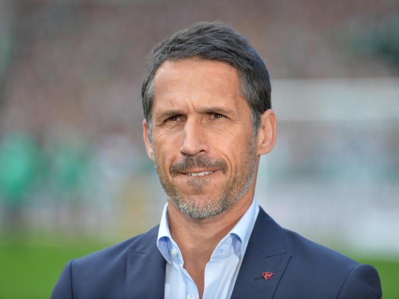 Thomas Eichin hat bei Werder bis 2018 verlängert Thomas Eichin hat bei Werder bis 2018 verlängert