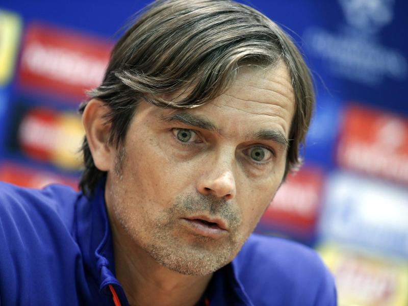 Phillip Cocu sieht in den beiden kommenden Partien gegen den VfL Wolfsburg bereits zwei Endspiele Phillip Cocu sieht in den beiden kommenden Partien gegen den VfL Wolfsburg bereits zwei Endspiele