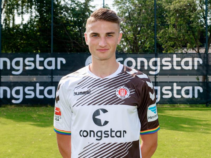 Philipp Ziereis hat seinen Vertrag beim FC St. Pauli verlängert Philipp Ziereis hat seinen Vertrag beim FC St. Pauli verlängert