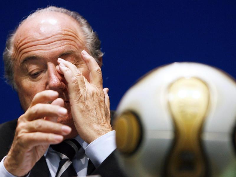 FIFA-Boss Joseph Blatter wurde für 90 Tage von seinem Amt suspendiert