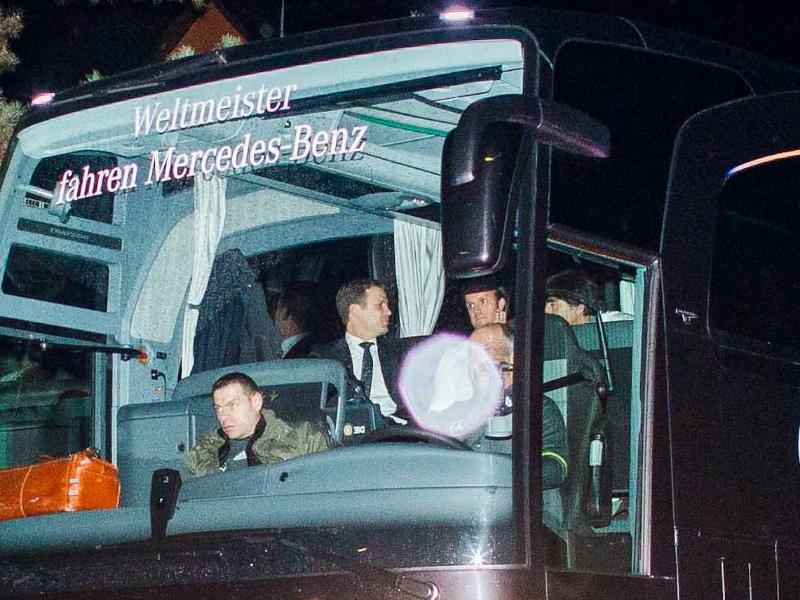 Der Bus der Nationalmannschaft wurde am Dienstag kurzfristig umgeleitet Der Bus der Nationalmannschaft wurde am Dienstag kurzfristig umgeleitet