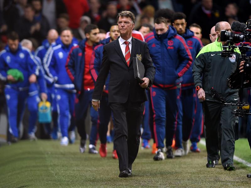 Manchester Uniteds Trainer Louis van Gaal will weitermachen Manchester Uniteds Trainer Louis van Gaal will weitermachen